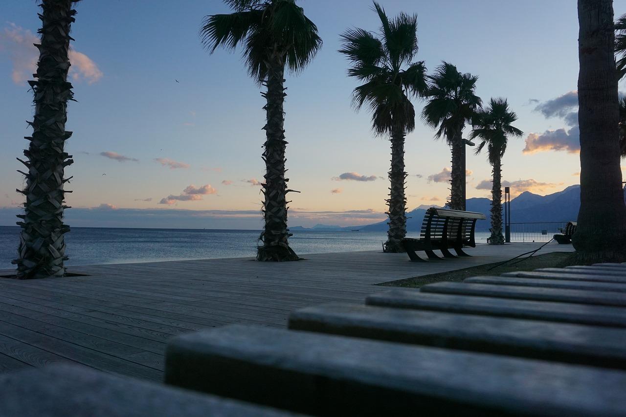 トルコでの寄付活動について1 (海と食事)