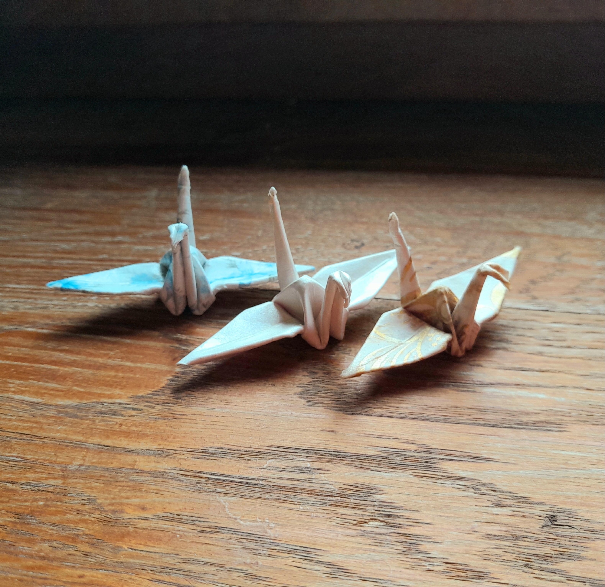 繁栄の折り鶴がはばたきますように